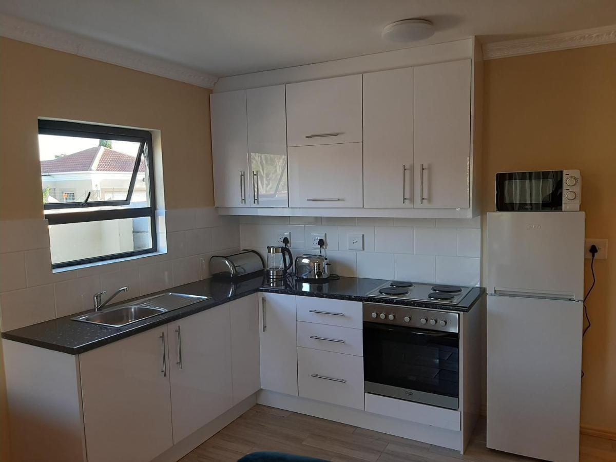 Shalom Self Catering Apartment เคปทาวน์ ภายนอก รูปภาพ