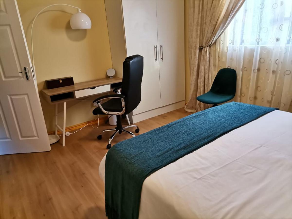 Shalom Self Catering Apartment เคปทาวน์ ภายนอก รูปภาพ
