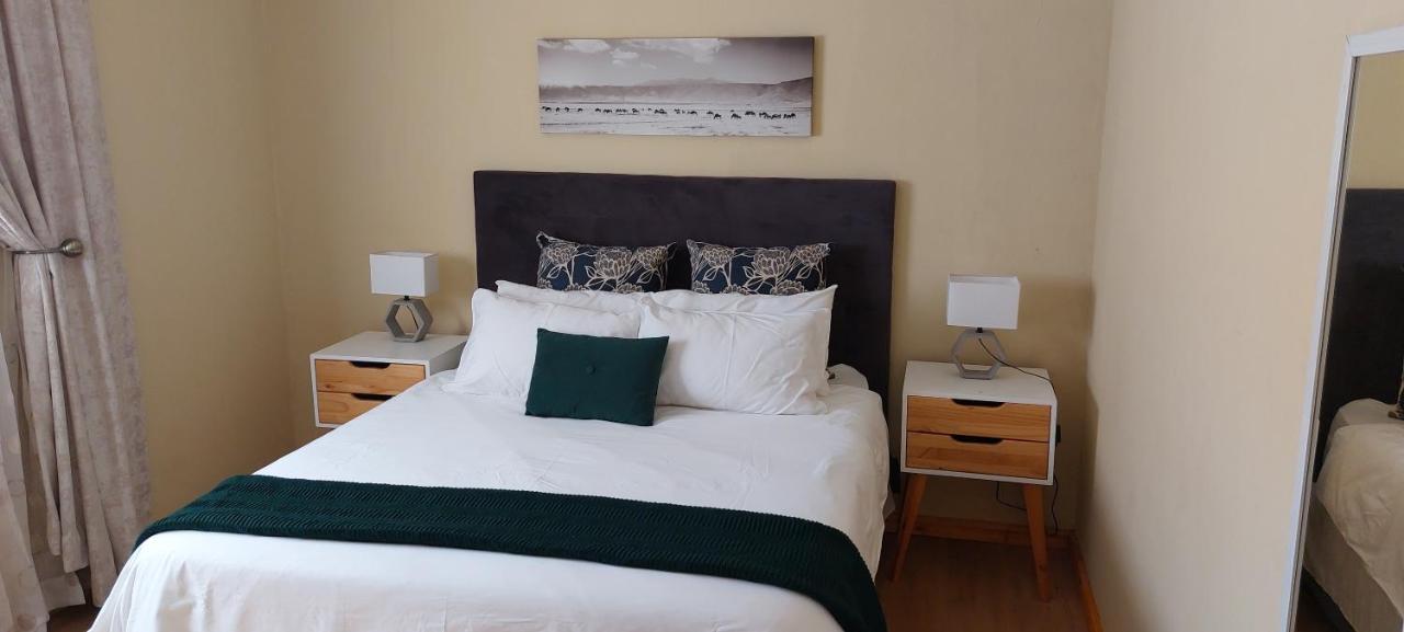 Shalom Self Catering Apartment เคปทาวน์ ภายนอก รูปภาพ